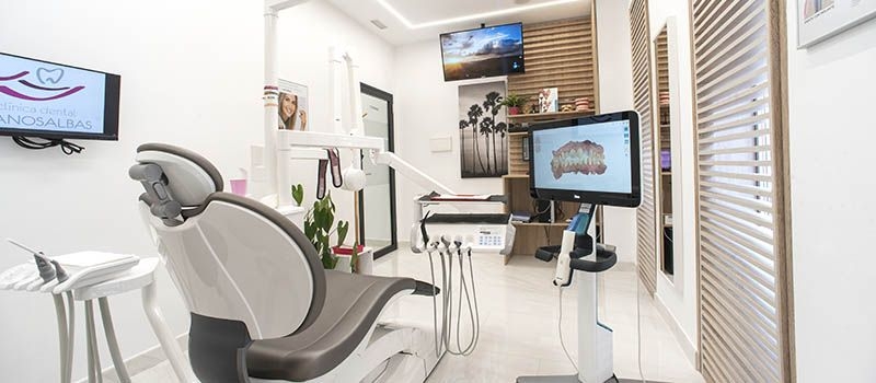 Dentista Sevilla Este | Clínica Dental Manosalbas