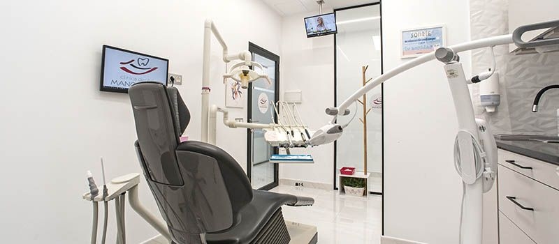 Dentista Sevilla Este | Clínica Dental Manosalbas